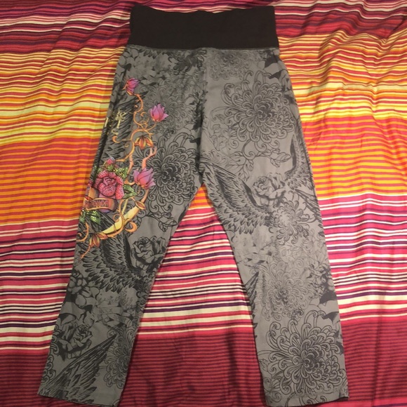 Gray pants with drawings SIZE XS 12$ Recommended for 6-12 years olds. - Picture 4 of 5